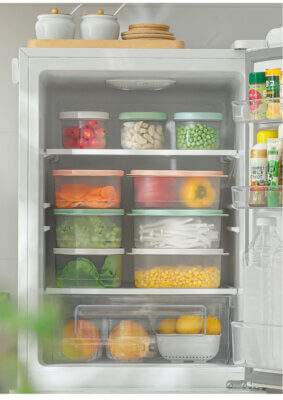 Fridge Food Storage Container- Reusable Fresh-keeping Organizer with 2 Detachable Small Strainers