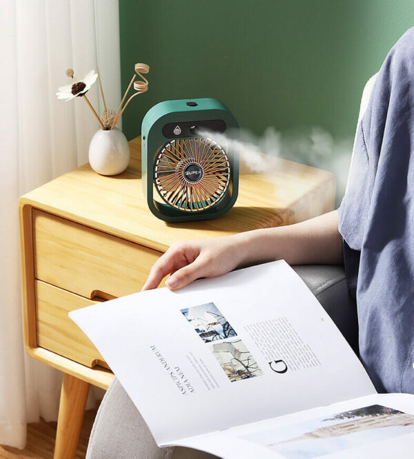 Small Cooling Misting DeskFan 2