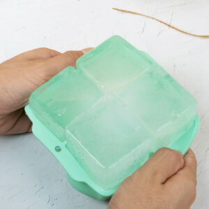 Silicone ice cube mold with lid 6